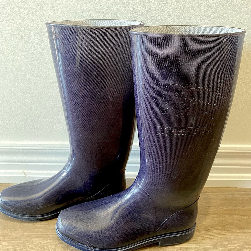 Burberry Rain boots (size 7)
